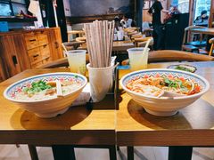 -鑫花溪牛肉米粉(人民广场店)