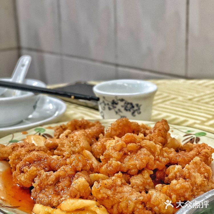 巷仔里噶老广小店都咁抵食夹大件的吗…