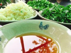 -茅草房·河畔园林火锅