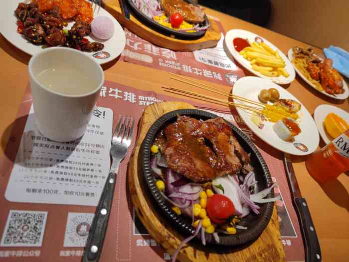 我家牛排自助餐厅(世茂店)-"[薄荷]环境:环境不错 座位很多 比较.