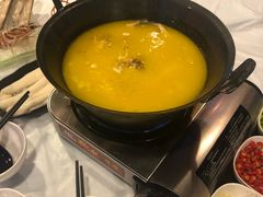 -鲜入围煮花胶鸡海鲜火锅