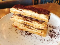 -ROAST coffee & eatery