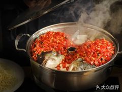 -鱼鲜饭香·招牌汽锅剁椒鱼头王