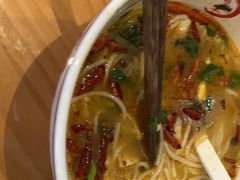 -小椒羊.羊肉粉 龙虾 羊肉串(新地旗舰店)
