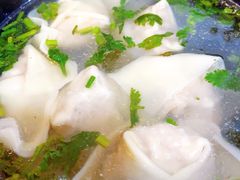 虾仁馄饨-和众大油条(维明路店)