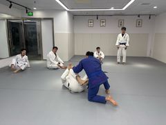 -EFL巴西柔术·综合格斗·泰拳·少儿体能训练(虹桥德必馆)