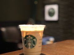 -星巴克臻选(南京金茂览秀城店)