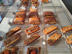 -VERIE BAKEHOUSE
