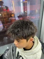-藤野造型烫染·漂发