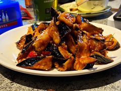 风味茄子-华盛园卷子王农家菜水库鱼