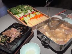 -左庭右院鲜牛肉火锅黑金店(陆家嘴中心店)
