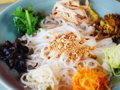 -彩云天云南餐厅