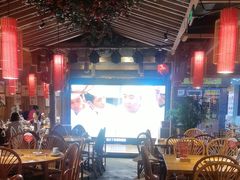 -野山舂·贵州现舂酸汤火锅(鸿通城店)