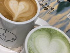 -新华里咖啡书吧(新华书店小寨店)