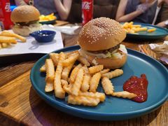 -MrBurger汉堡披萨意面(东财店)