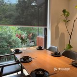 西湖景区一家适合约会的餐厅 很有氛围感
