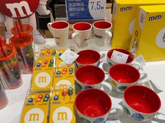 -m豆巧克力世界(上海世茂广场店)