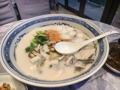 极品鱼头皇-山外山菜馆(玉泉路店)