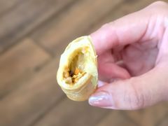 春卷-凯菲厅海鲜姿造·海鲜自助·帝王蟹·龙虾(成都群光君悦酒店)