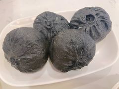 黑猪肉黑金包-李与白包子铺(桐梓林店)