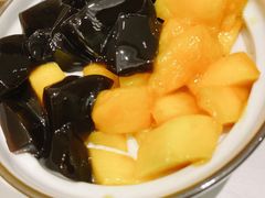芒果椰汁凉粉-小团圆糖水铺(襄阳南路店)