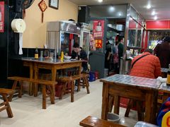 大堂-潘国仙耳光馄饨(黄家阙路店)