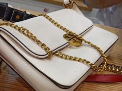 -爱革·洗衣改衣·洗鞋修鞋·洗包修包·奢侈品护理(宝地广场店)