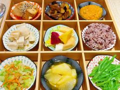 九宫格（盲盒）-轻蔬不用等·素食(江苏路店)