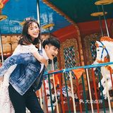 游乐场拍摄情侣写真也是不错的选择哦