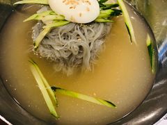 -江南猪肉商会无限续吃(弘大店)