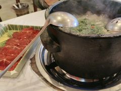 -鲁朗纳麦石锅鸡庄园