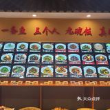 干净明亮，进门让人舒畅。服务：服务主动热情