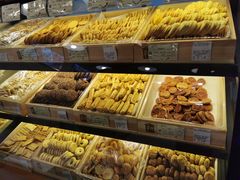 -光明牛奶棚(南泉店)