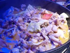鸡汁菌菇味炭烧牛蛙泡锅-蛙来哒(友谊阳光城店)