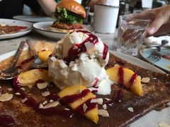 黄桃冰激凌可丽饼-RAC BAR(安福路店)