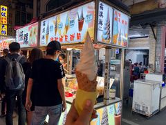 -六合夜市