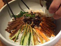 -云海肴·汽锅鸡·云南菜(天山百盛优客店)