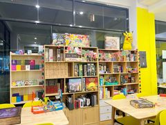 -有猫主题·治愈系猫咖(曾厝垵店)