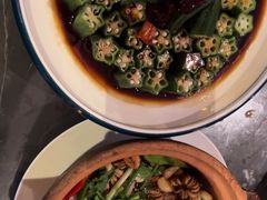 -八府香鸭·啫啫煲(华山路店)