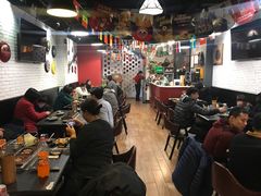 大堂-長壹旋转烤吧 农家鸡火锅