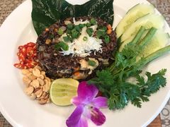 -Chom Cafe and Restaurant