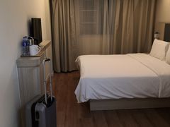 -汉庭(深圳宝安客运站地铁站店)