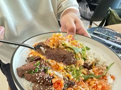 烤牛肉配泡菜温泉蛋饭-gaga(深圳南山益田假日广场店)