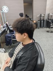 -川和潮人