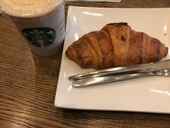 拿铁+牛芝-星巴克臻选(广州沙面店)