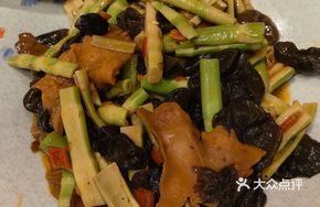 Bamboo Shoots with Deer Ear Mushroom
