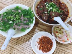 -杨三娘跷脚牛肉(羊子山西路店)