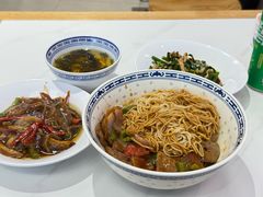 -鲁达面馆本帮风味(共康东路店)