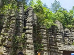 -梭布垭石林景区