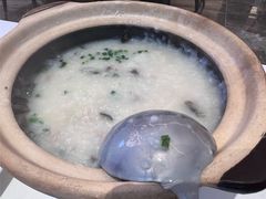 皮蛋瘦肉粥-香港狮子山下·明星粤菜餐厅(北苑店)